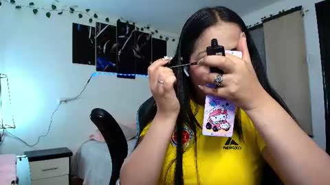 yesie_hot2 online show from 06.18.26