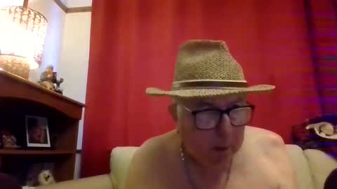 Snapshot of yesplease23044 chatting on 02.21.26 someonesmum online show from 02.21.26