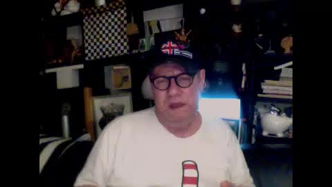 Snapshot of yessex247 chatting on 12.14.25 yessex247 online show from 12.14.25