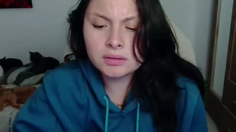 Snapshot of yessica_gomez01 chatting on 05.19.26 yessica_gomez01 online show from 05.19.26