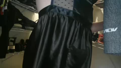 Snapshot of yessimua chatting on 12.12.24 CUMONURFACE online show from 12.12.24