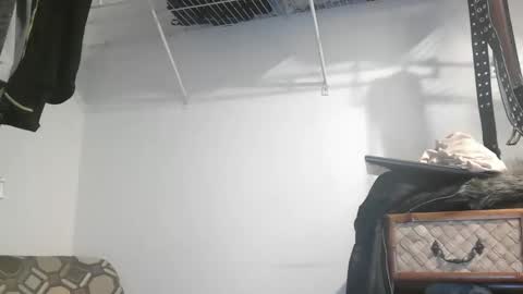 Snapshot of yessimua chatting on 12.19.24 CUMONURFACE online show from 12.19.24