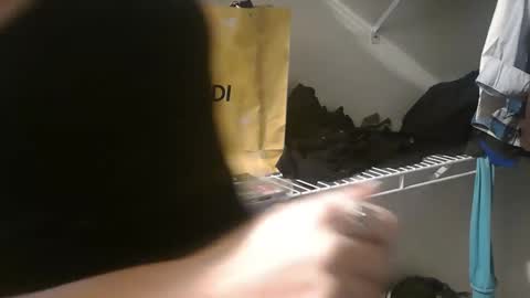 Snapshot of yessimua chatting on 01.25.25 CUMONURFACE online show from 01.25.25