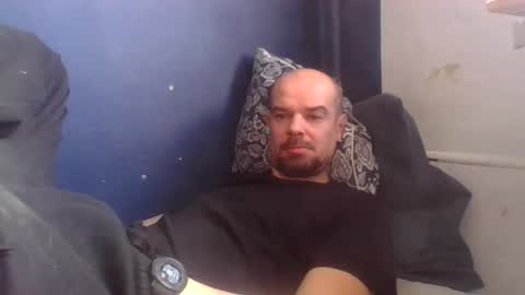 Snapshot of yewloo chatting on 02.16.25 yewloo online show from 02.16.25