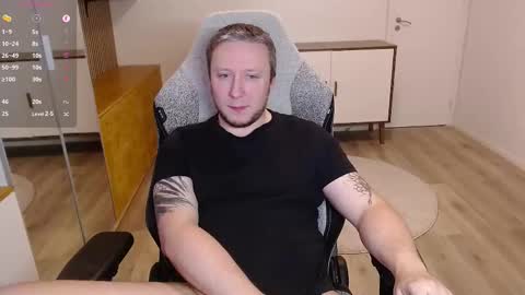 Snapshot of yhdxhy chatting on 02.20.26 James online show from 02.20.26