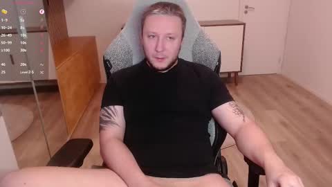 Snapshot of yhdxhy chatting on 03.12.26 James online show from 03.12.26