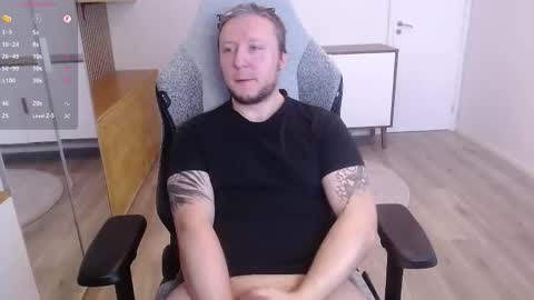 Snapshot of yhdxhy chatting on 03.29.26 James online show from 03.29.26