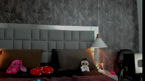 yiyisandoval online show from 03.19.26