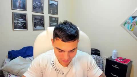 Snapshot of yker18 chatting on 12.09.24 yker online show from 12.09.24