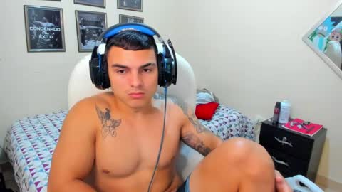 Snapshot of yker18 chatting on 12.11.24 yker online show from 12.11.24