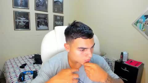 Snapshot of yker18 chatting on 12.12.24 yker online show from 12.12.24