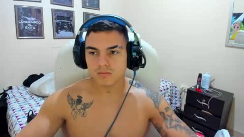 Snapshot of yker18 chatting on 12.17.24 yker online show from 12.17.24