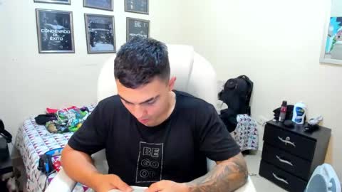 Snapshot of yker18 chatting on 12.24.24 yker online show from 12.24.24