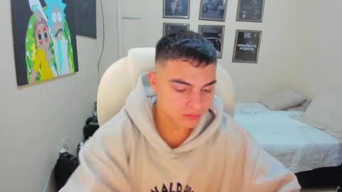 Snapshot of yker18 chatting on 01.02.25 yker online show from 01.02.25