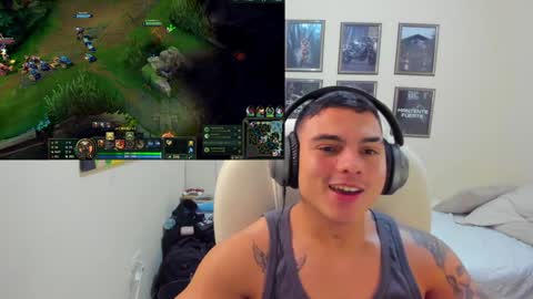 Snapshot of yker18 chatting on 01.07.25 yker online show from 01.07.25