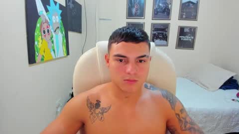 Snapshot of yker18 chatting on 01.12.25 yker online show from 01.12.25