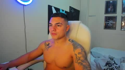 Snapshot of yker18 chatting on 01.16.25 yker online show from 01.16.25