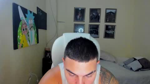 Snapshot of yker18 chatting on 01.31.25 yker online show from 01.31.25