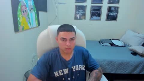 Snapshot of yker18 chatting on 02.04.25 yker online show from 02.04.25