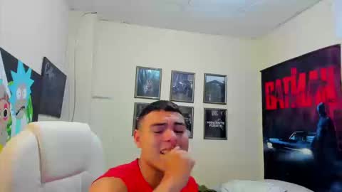 Snapshot of yker18 chatting on 09.10.25 yker online show from 09.10.25