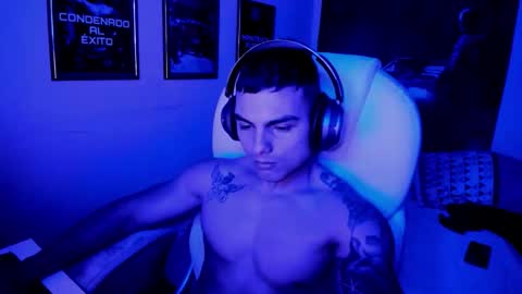 Snapshot of yker18 chatting on 10.13.25 yker online show from 10.13.25