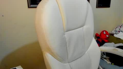 Snapshot of yker18 chatting on 10.20.25 yker online show from 10.20.25