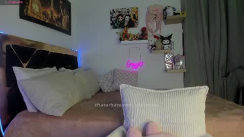 Snapshot of yluismag chatting on 06.18.26 lucy online show from 06.18.26