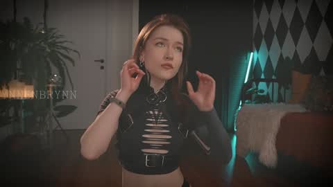 ynnenbrynn online show from 12.02.24