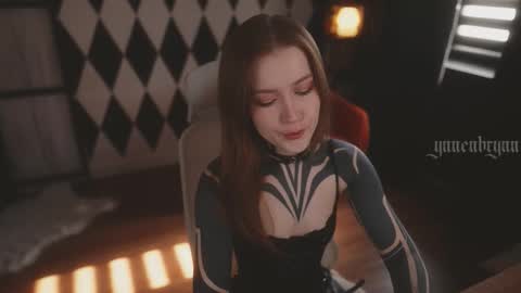 ynnenbrynn online show from 09.16.25