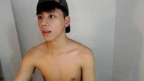 Snapshot of ynotyu chatting on 02.14.26 ynotyu online show from 02.14.26