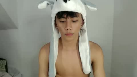 Snapshot of ynotyu chatting on 02.21.26 ynotyu online show from 02.21.26