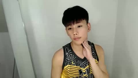 Snapshot of ynotyu chatting on 05.04.26 ynotyu online show from 05.04.26