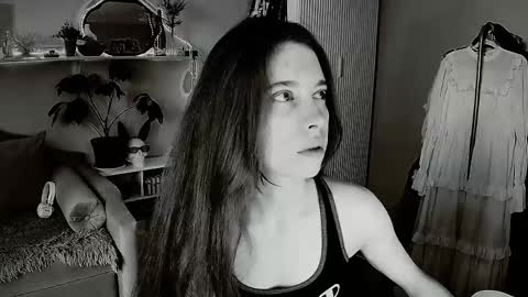 Snapshot of yoka_paradoxxx chatting on 05.06.26 yoka_paradoxxx online show from 05.06.26
