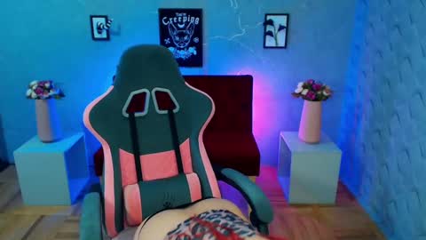 Yolandi-Foun online show from 01.22.25