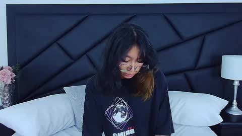 Yommi Winx online show from 12.31.24