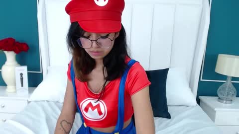 Yommi Winx online show from 01.19.25