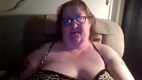 Snapshot of yomoopy chatting on 01.26.25 yomoopy online show from 01.26.25