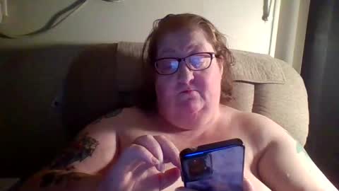 Snapshot of yomoopy chatting on 02.15.25 yomoopy online show from 02.15.25