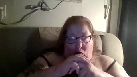 Snapshot of yomoopy chatting on 03.12.25 yomoopy online show from 03.12.25