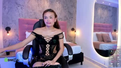 Snapshot of yoselin_lewis chatting on 04.08.26 Yoselin online show from 04.08.26