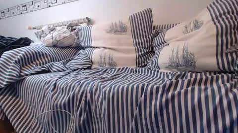 Snapshot of youandme1999 chatting on 11.07.25 youandme1999 online show from 11.07.25