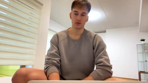 Snapshot of youcan__ chatting on 03.03.25 youcan__ online show from 03.03.25