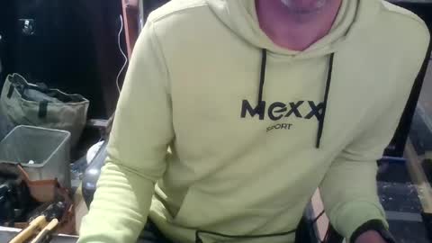 Snapshot of youmepleasure chatting on 01.04.25 Playtime online show from 01.04.25