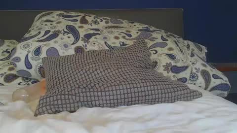 Snapshot of youmustnotknow chatting on 02.09.25 YouMustNotKnow online show from 02.09.25