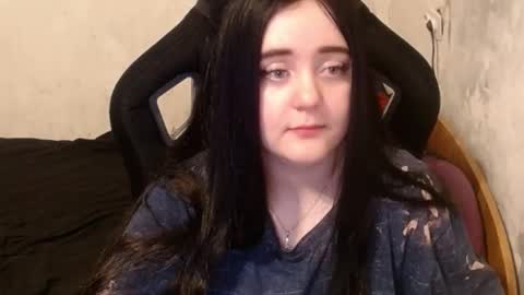 Snapshot of your_8a8y chatting on 01.07.25 your_8a8y online show from 01.07.25