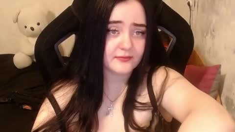 Snapshot of your_8a8y chatting on 01.08.25 your_8a8y online show from 01.08.25