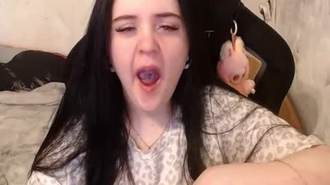 Snapshot of your_8a8y chatting on 09.30.25 your_8a8y online show from 09.30.25