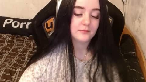 Snapshot of your_8a8y chatting on 10.29.25 your_8a8y online show from 10.29.25