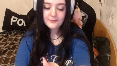 Snapshot of your_8a8y chatting on 11.05.25 your_8a8y online show from 11.05.25