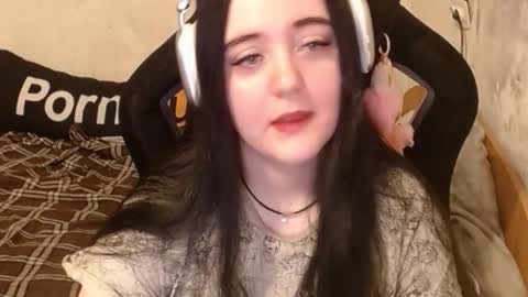 Snapshot of your_8a8y chatting on 11.11.25 your_8a8y online show from 11.11.25